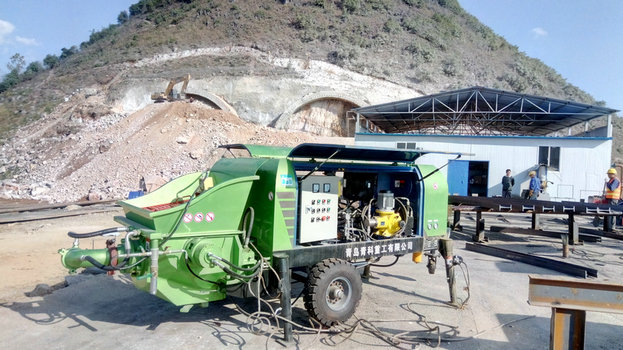 濕噴機(jī) 青科重工 混凝土濕噴機(jī)